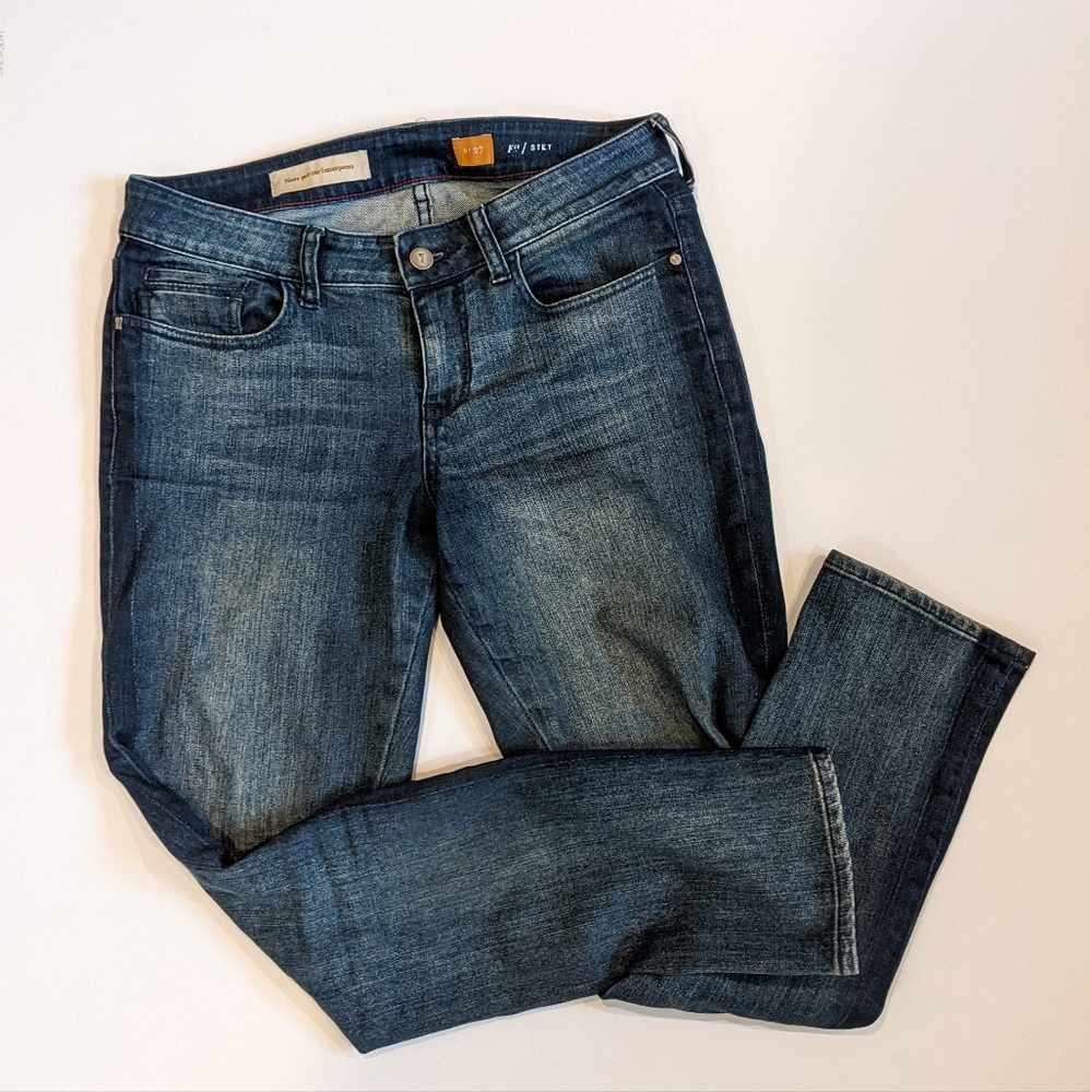 Anthropology Pilcro mid rise cropped jeans